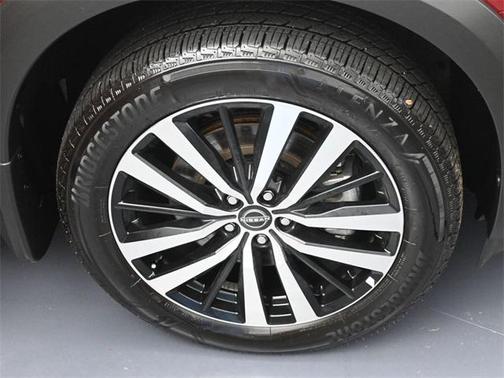 2025 Nissan Pathfinder Platinum FWD