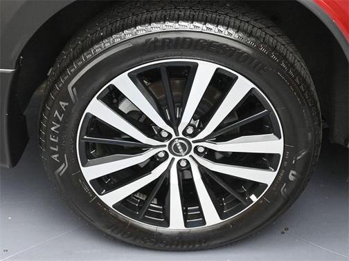 2025 Nissan Pathfinder Platinum FWD