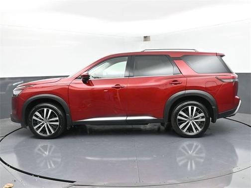 2025 Nissan Pathfinder Platinum FWD