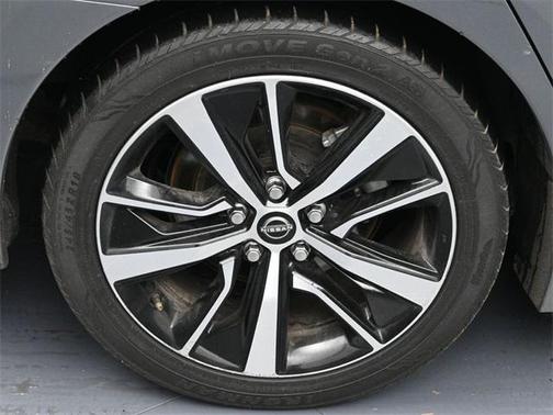 2023 Nissan Maxima SV