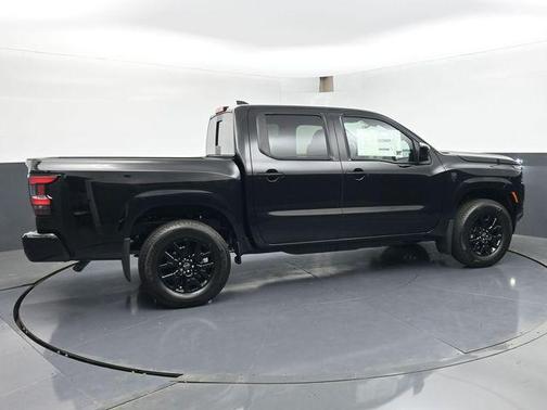 Super Black 2026 Nissan Frontier SV