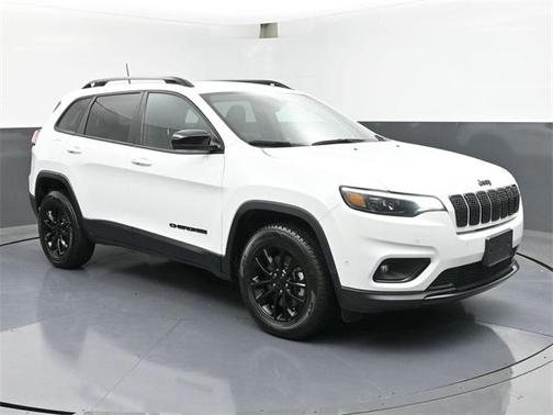 Bright White Clearcoat 2023 Jeep Cherokee Altitude