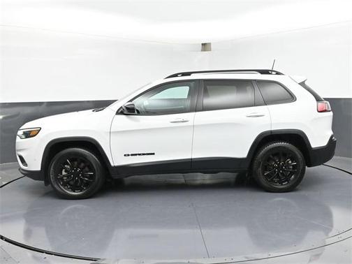 Bright White Clearcoat 2023 Jeep Cherokee Altitude