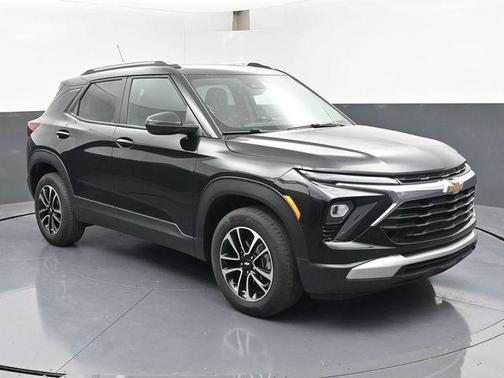 Mosaic Black Metallic 2025 Chevrolet Trailblazer LT
