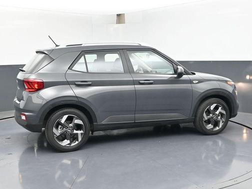Ecotronic Gray 2025 Hyundai VENUE SEL