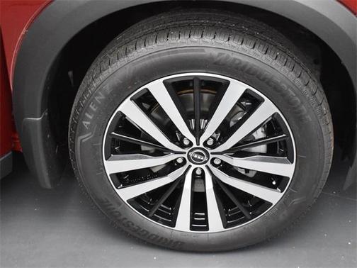 2025 Nissan Pathfinder Platinum FWD