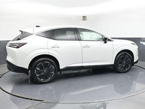 Everest White Pearl Tricoat 2026 Nissan Murano Platinum