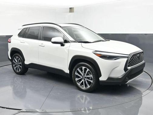 2023 Toyota Corolla Cross XLE
