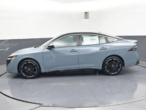 Atlantic Gray/Super Black 2027 Nissan Sentra SR