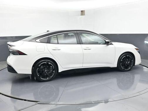 Aspen White/Super Black 2026 Nissan Sentra SR