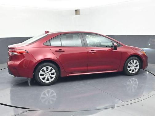 Pearl 2025 Toyota Corolla LE
