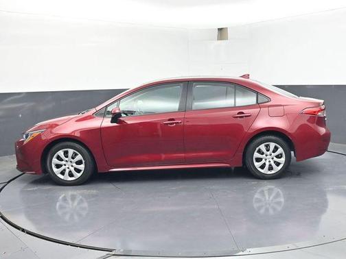 Pearl 2025 Toyota Corolla LE