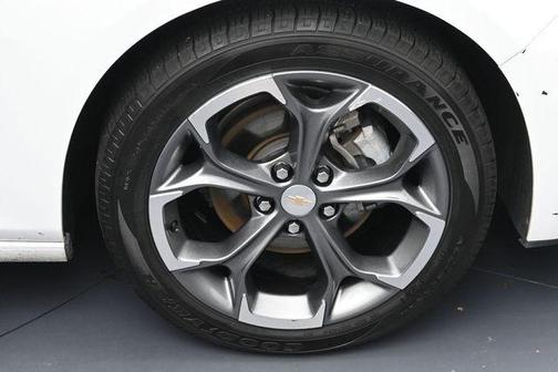 Summit White 2024 Chevrolet Malibu FWD 1LT