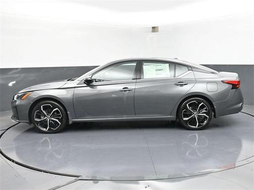 2025 Nissan Altima SR FWD