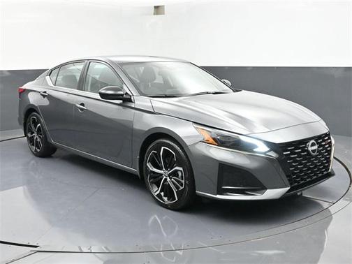 2025 Nissan Altima SR FWD