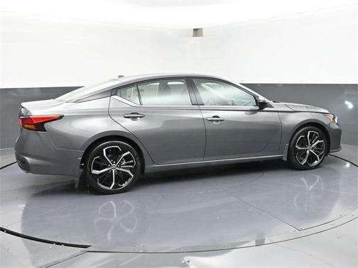 2025 Nissan Altima SR FWD