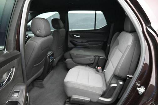Black Cherry Metallic 2022 Chevrolet Traverse LT Cloth