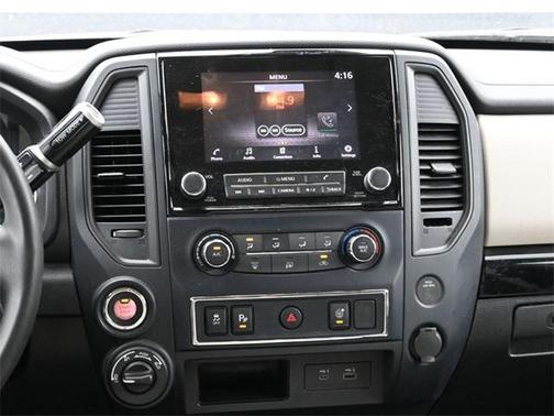 2022 Nissan Titan SV