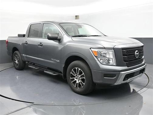 2022 Nissan Titan SV