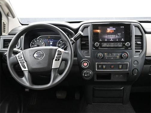 2022 Nissan Titan SV