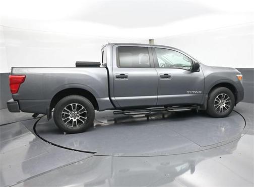 2022 Nissan Titan SV