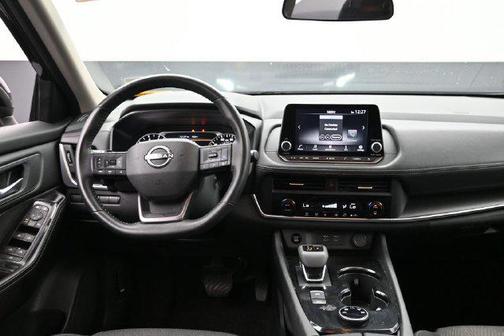 Super Black 2025 Nissan Rogue SV