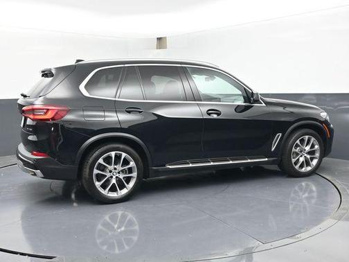 Black 2023 BMW X5 xDrive40i