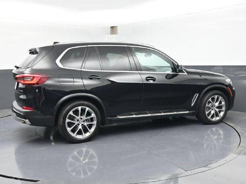 Black 2023 BMW X5 xDrive40i