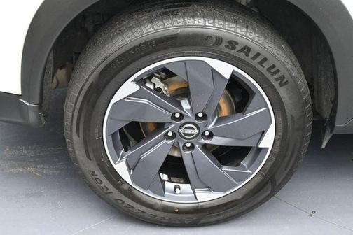 Everest White Pearl 2024 Nissan Rogue SV