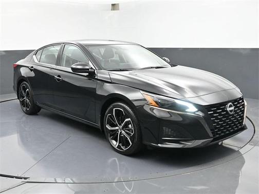 2025 Nissan Altima SR FWD