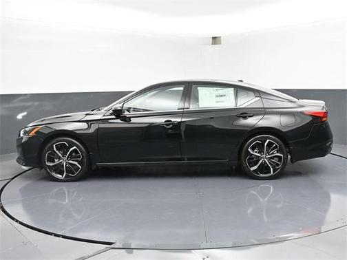 2025 Nissan Altima SR FWD