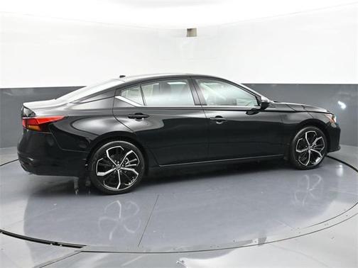 2025 Nissan Altima SR FWD