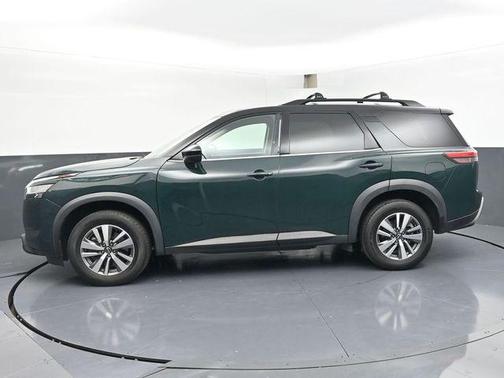 2023 Nissan Pathfinder SL 4WD