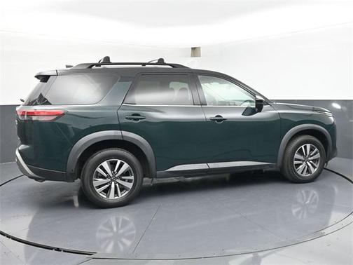 2023 Nissan Pathfinder SL 4WD