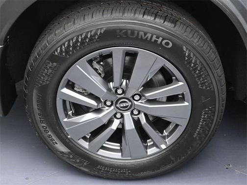 2025 Nissan Pathfinder SV FWD