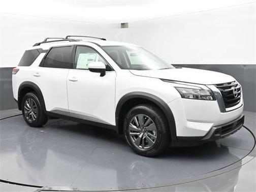2025 Nissan Pathfinder SV FWD