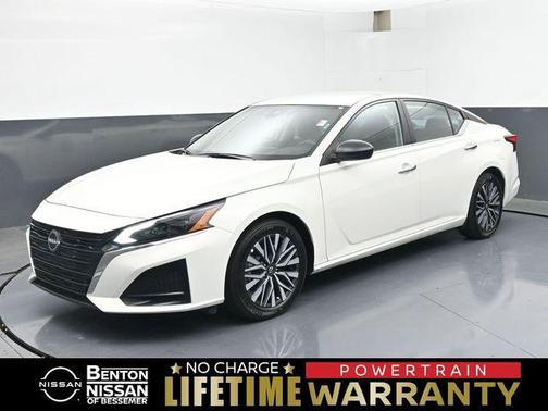 Glacier White 2025 Nissan Altima 2.5 SV