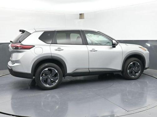 Brilliant Silver Metallic 2024 Nissan Rogue SV