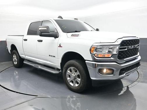 Bright White Clearcoat 2024 RAM 2500 Big Horn Crew Cab 4x4 6'4' Box