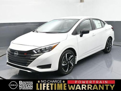 Aspen White Tricoat 2025 Nissan Versa 1.6 S
