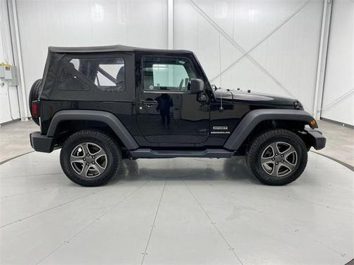 Photo 4 of 22 of 2017 Jeep Wrangler Sport