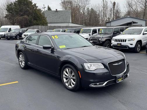 2015 Chrysler 300 Limited