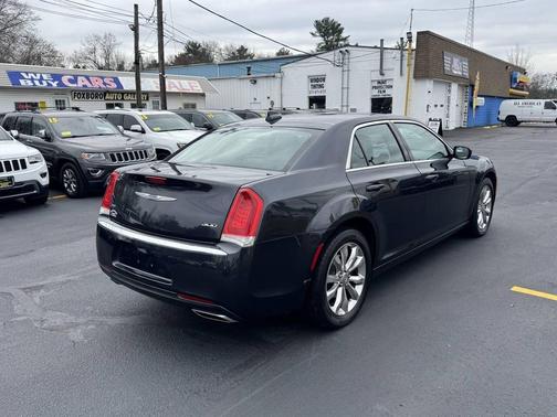 2015 Chrysler 300 Limited