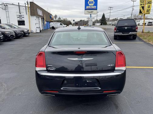 2015 Chrysler 300 Limited