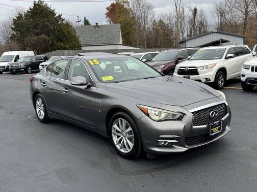 2015 INFINITI Q50 Premium