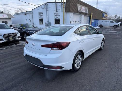 2020 Hyundai ELANTRA SE