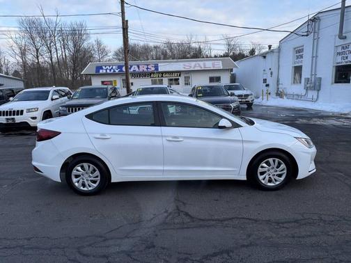 2020 Hyundai ELANTRA SE