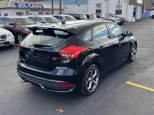2018 Ford Focus ST Base