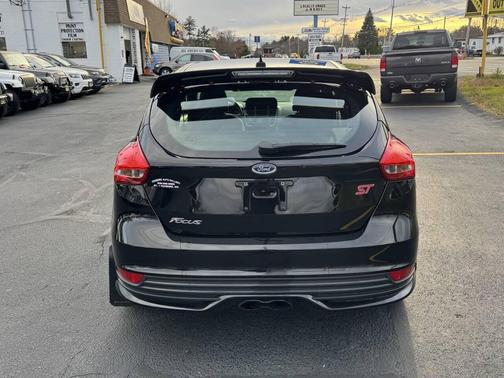 2018 Ford Focus ST Base