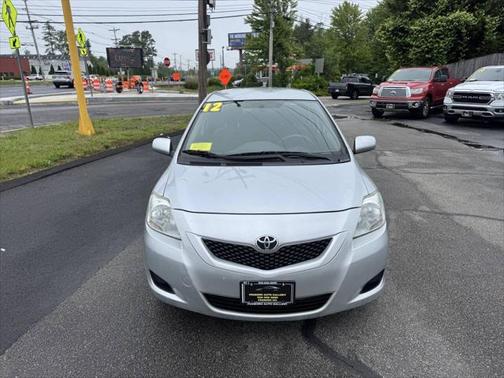 2012 Toyota Yaris LE